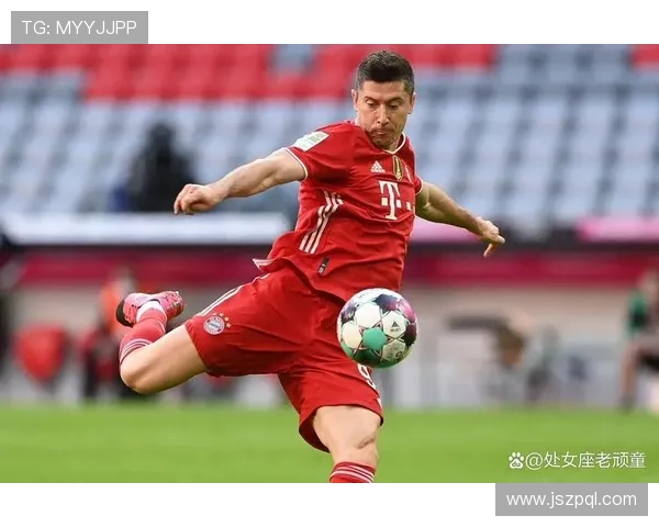 苏亚雷斯 vs 莱万：谁是更全面的中锋