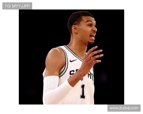 比尔·拉塞尔防守锁定篮下效率远超同侪成球队防守核心